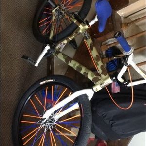 Meet your Posher, Jay